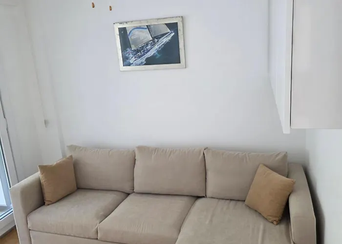 Sevinc Akasya House *